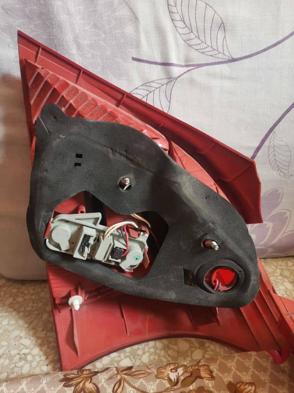 Toyota Vitz Back light Total genuine. 3