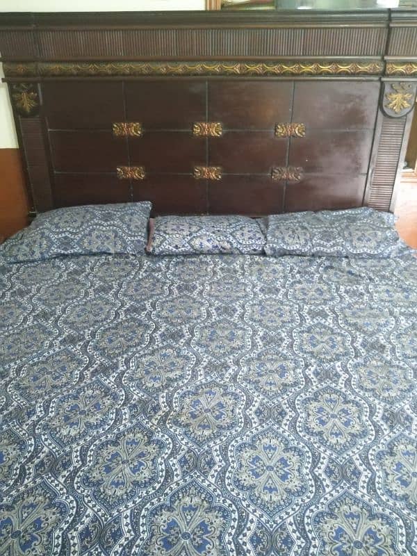 King size used bed for sale 0