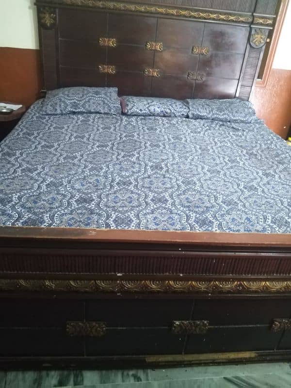 King size used bed for sale 2