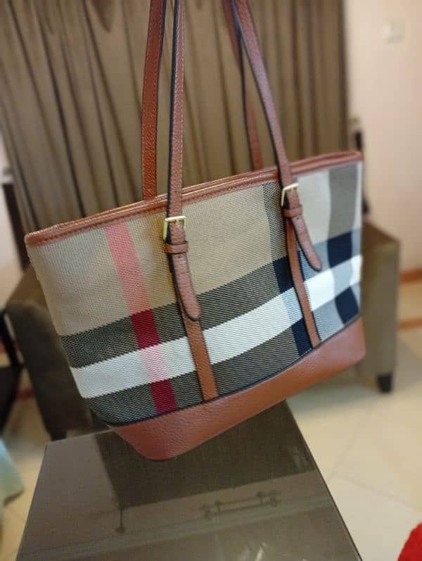 Burberry tote bag A+ 2