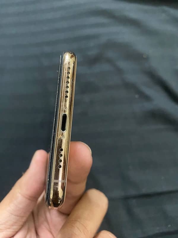 Iphone xs max pta 512gb box with cable 3