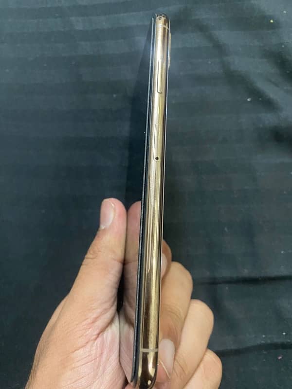 Iphone xs max pta 512gb box with cable 4