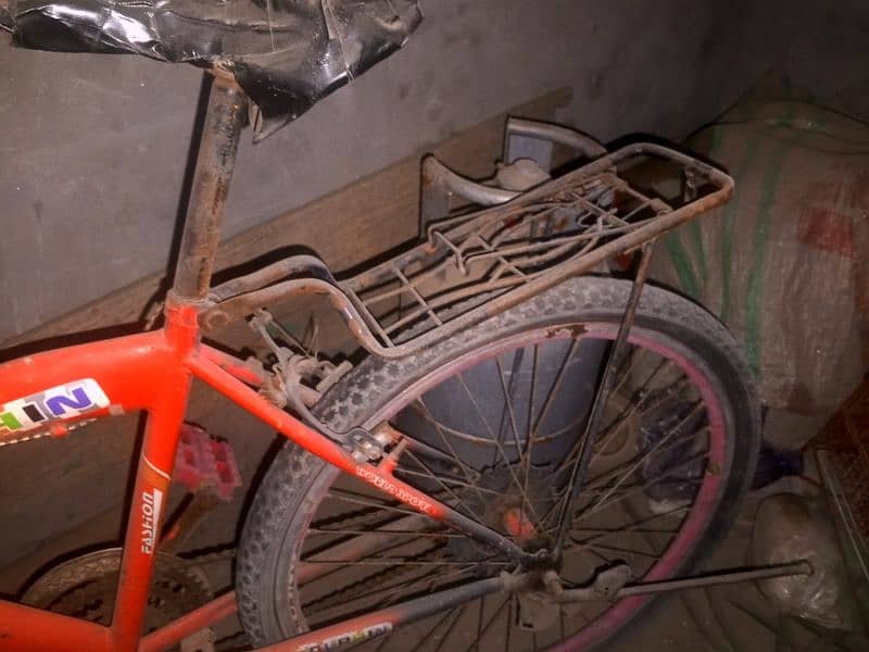 rough condition frame all ok only tyre tube changing condition urgent 1