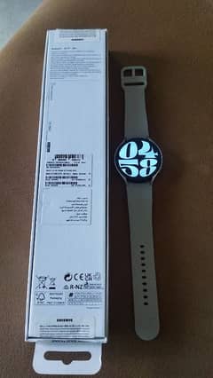 Samsung Galaxy Watch 6 44mm R490 in almost brand new condition