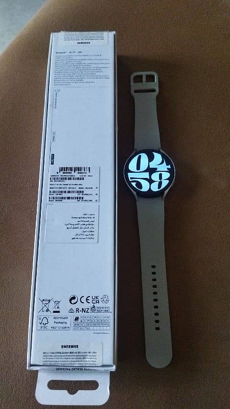 Samsung Galaxy Watch 6 44mm R490 in almost brand new condition 0