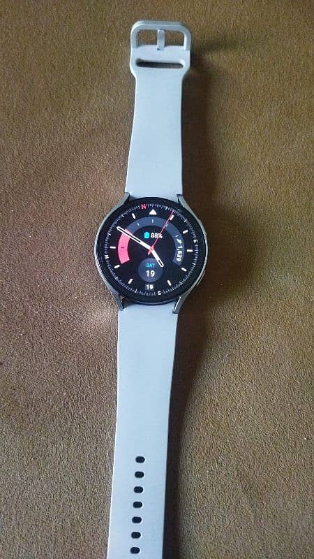 Samsung Galaxy Watch 6 44mm R490 in almost brand new condition 6