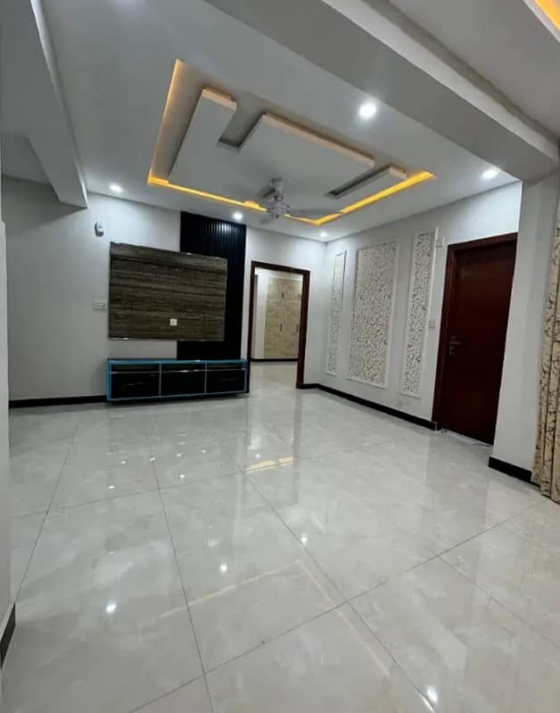 G-11/4 PHA D-Type Fully Renovated Tile Floor Flat For Sale 6