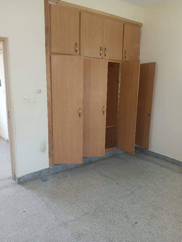 G-11 FGEHA D-Type 2nd Floor Flat For Rent 11