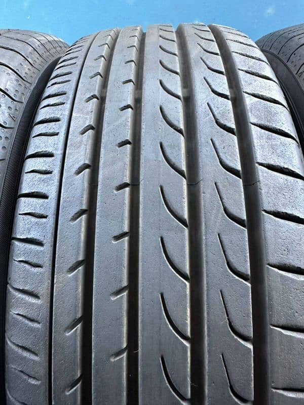 4Tyres Set 205/60/R/16 Yokohama BluEarth 9/10 Condition 2