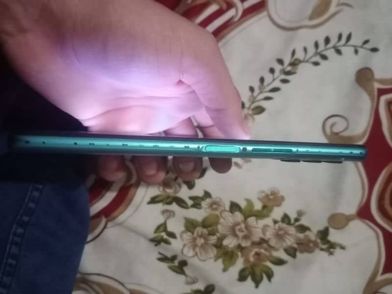 Tecno spark 8pro 4/64 3