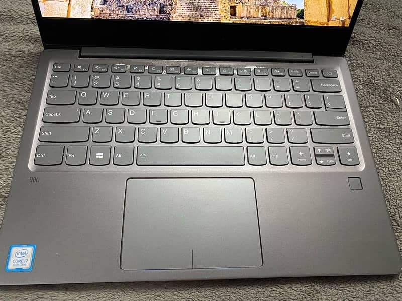 Lenovo Ideapad 720s Intel i7 8th Gen 4