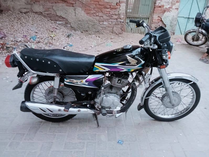 Honda 2020 modal 125 Sukkur number 6