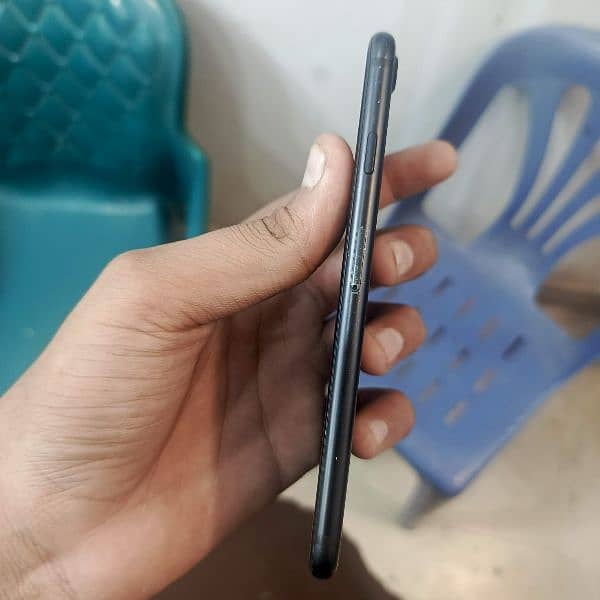 Iphone 7 32GB Black Colour 1