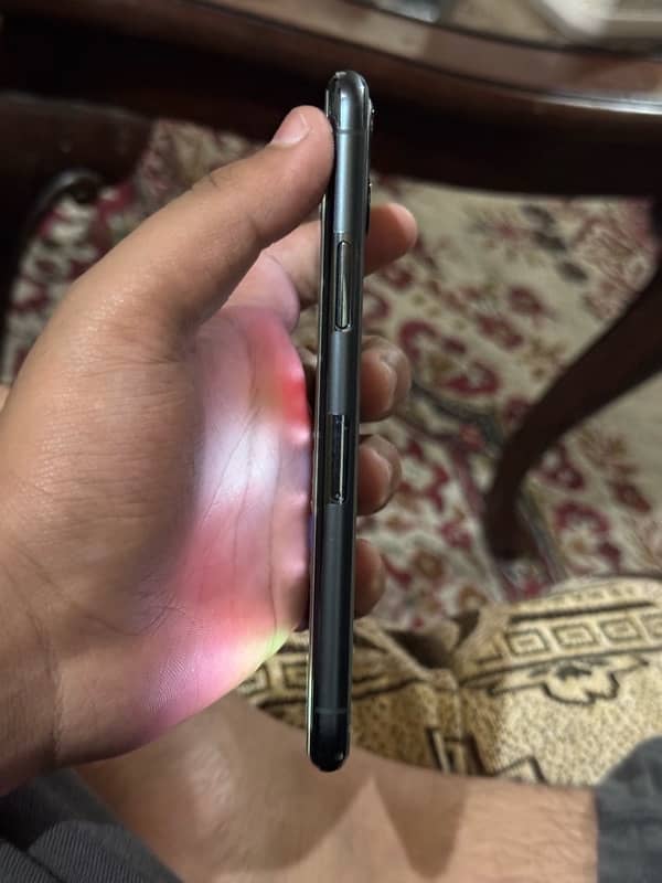 iPhone 11 Pro - 256GB - JV 1