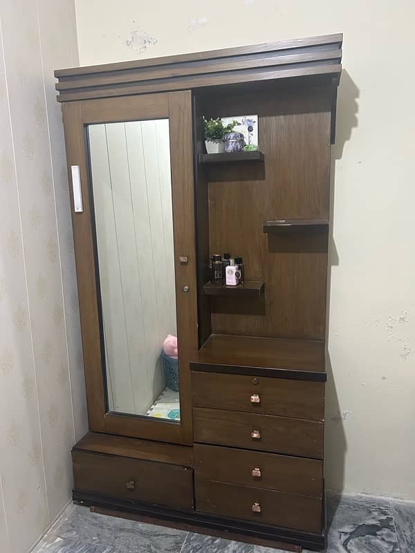 Dressing table with full length mirror, lots of storage space 0