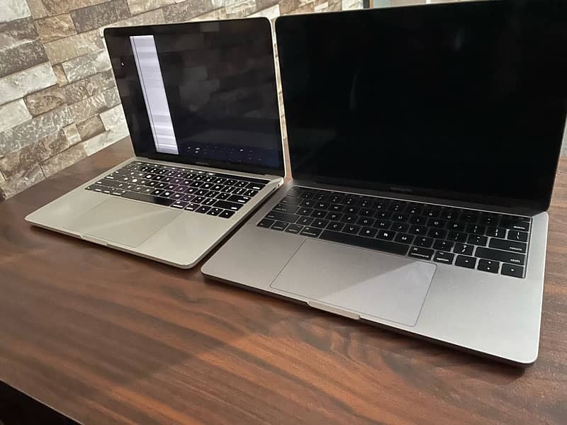 MacBook Pro ,2017 16GB/512gb SSD lcd issue ,2016 16Gb/256GB SSD No ON 2