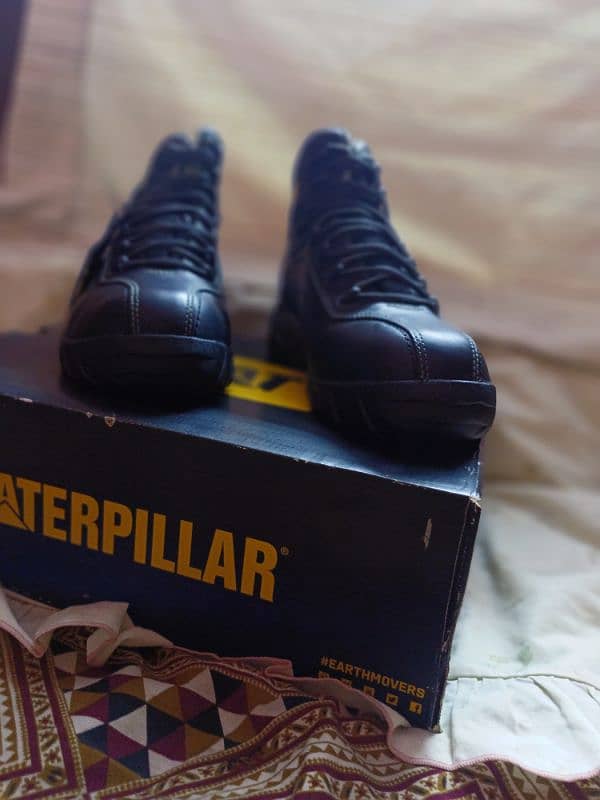 Caterpillar boot 10 on 10 condition size 42 0