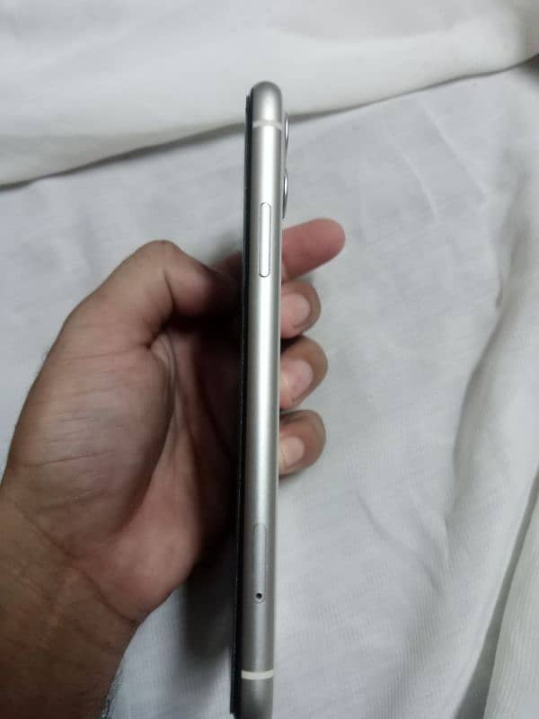 iphone 11 64 GB 3