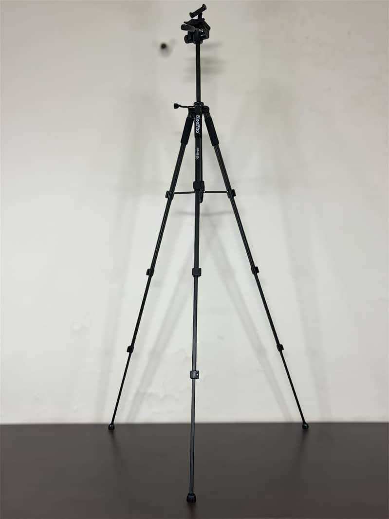 Neepho NP-8850 Convenient Tripod 1