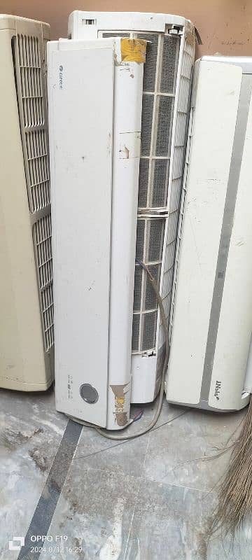 purany Frig or ac sell karny ka liy rabta Kary 03116110885 4