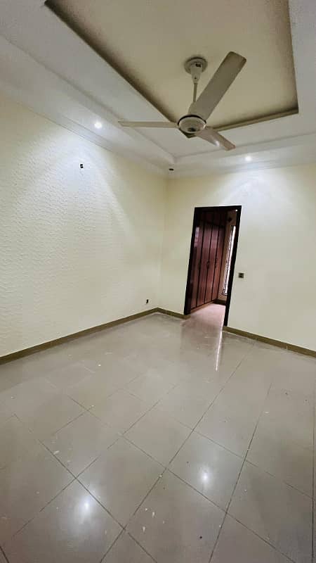 10 marla house for rent in bahria towan Rawalpindi phase 3 4