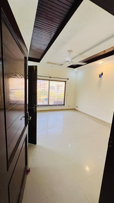 10 marla house for rent in bahria towan Rawalpindi phase 3 12