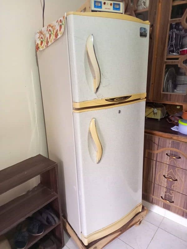 waves company refrigerator good condition urgent cell 1