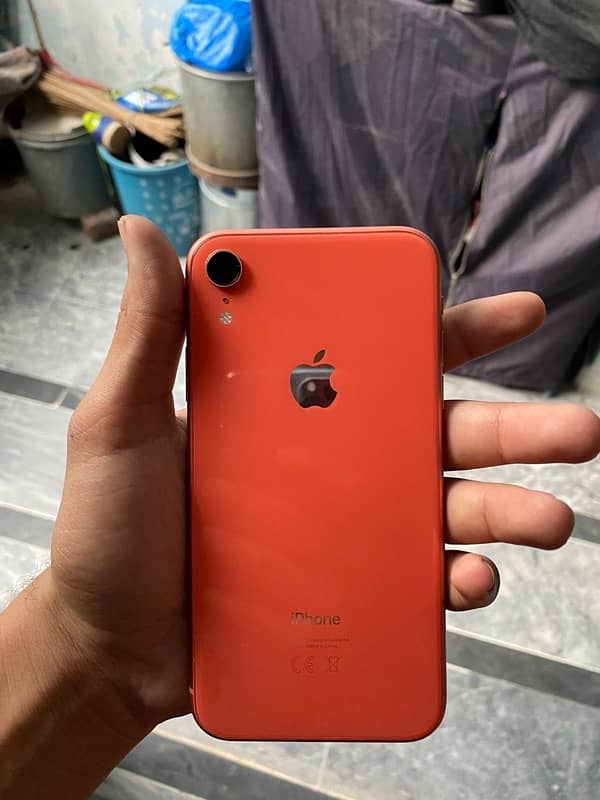 i phone xr 128 4