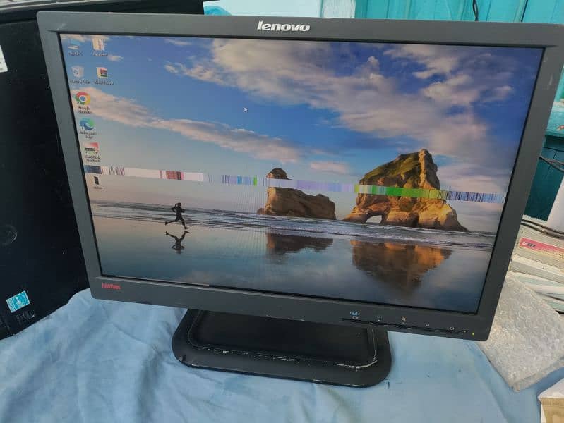 LENOVO 19INCH WIDE LED. CONDITION SEE. 0312281063 1