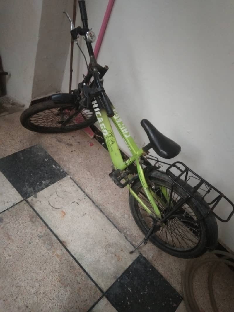 like brand new by cycle in very good condition. 0