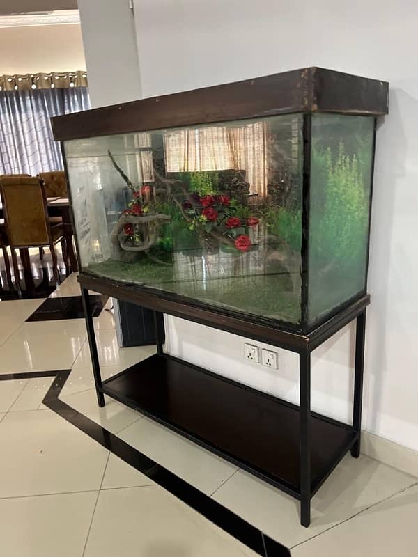 Aquarium for sale in E-11/3, Islamabad 1