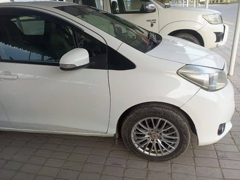 Toyota Vitz 2015 1