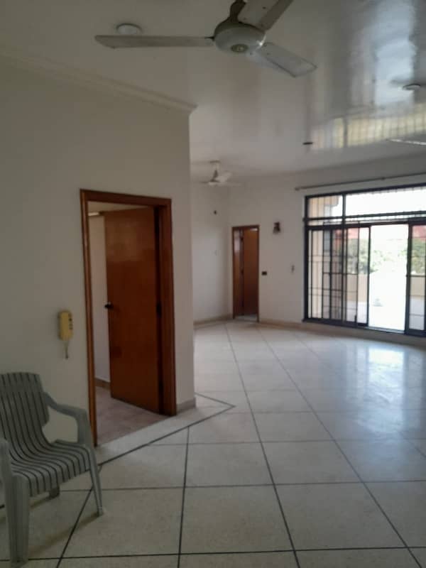 1 Kanal Upper Portion Of Bungalow Available For Rent In DHA Phase 5 Lahore. 6