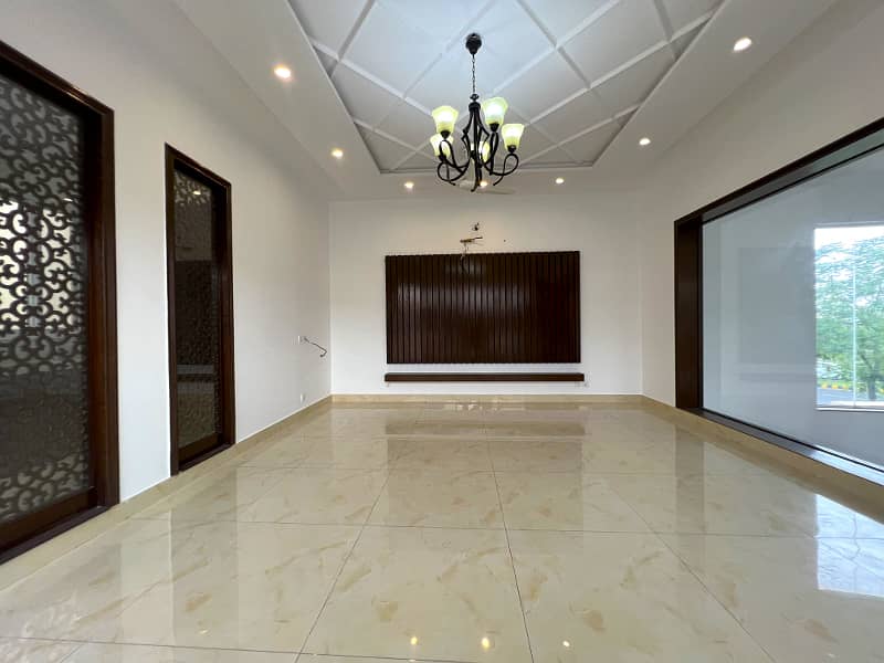 "Comfort And Luxury Combined: 20 Marla 5 Bedroom House For Rent In DHA Phase 6 Block D" 15