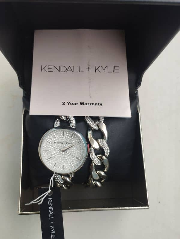 kendall and kylie watch plus bracelet 1