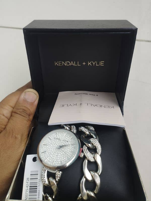 kendall and kylie watch plus bracelet 4