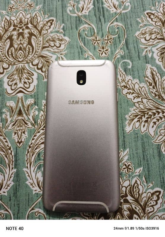 samsung galaxy j7 pro 1