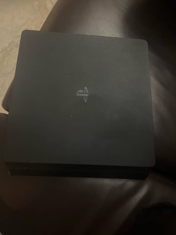 ps4 slim 1tb with 2 controllers or game 4