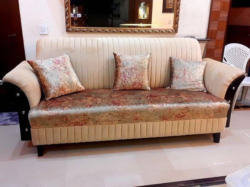 BRAND NEW SOFA SET 3