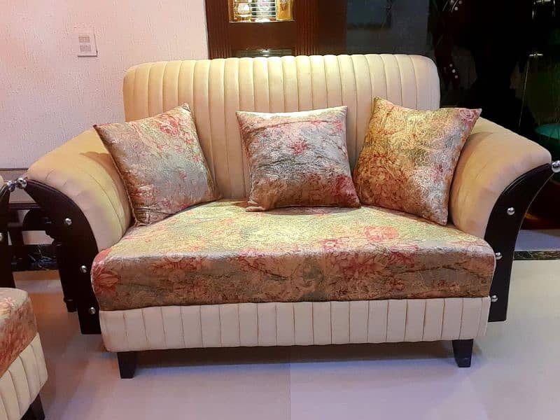 BRAND NEW SOFA SET 4