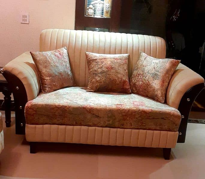 BRAND NEW SOFA SET 7