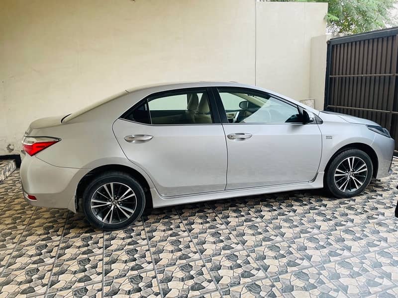 Toyota Altis Grande 2018 4