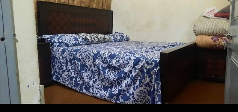 Wooden bed set 4