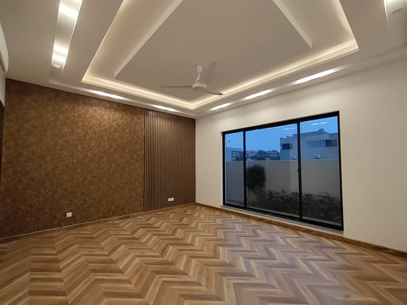 Top Of Line One Kanal Bungalow Situated At Most Prime Location Once Visit For Sale 13