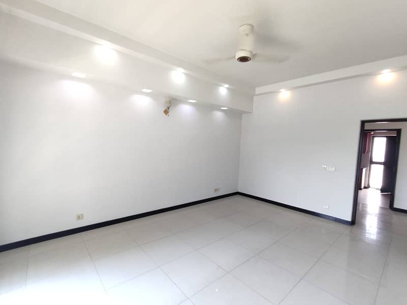 1 Kanal Bungalow Upper Portion Available For Rent In DHA Phase 7 Lahore 2