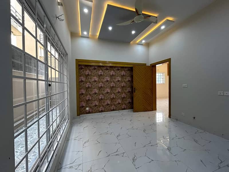 7 MARLA DESIGNER HOUSE FOR RENT 8