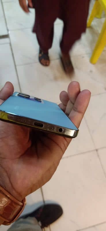 infinix NoT 30 ram 8+8 rom256 GB battery's time is good 4