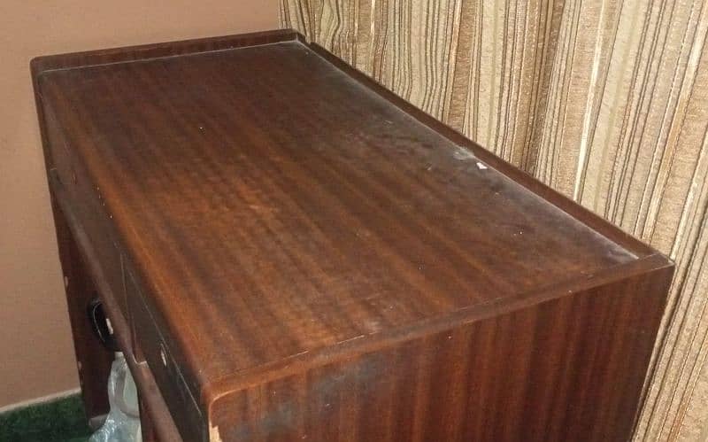 Wooden Computer Trolley in best Condition 2