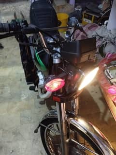 Honda 125 black