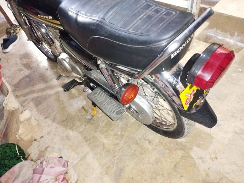 Honda 125 black 2